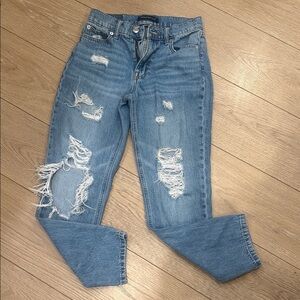 Aeropostale Ripped Blue Cropped mom Jeans